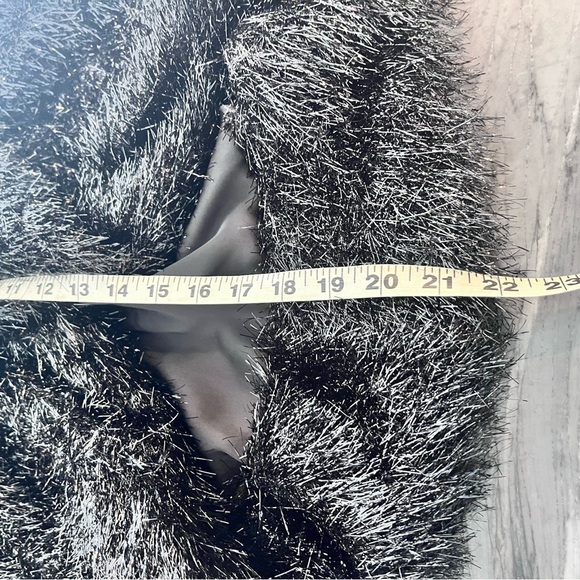 Max Studio Black Faux Tinsel Fur Cropped Jacket XS Oversized - Picture 9 of 10